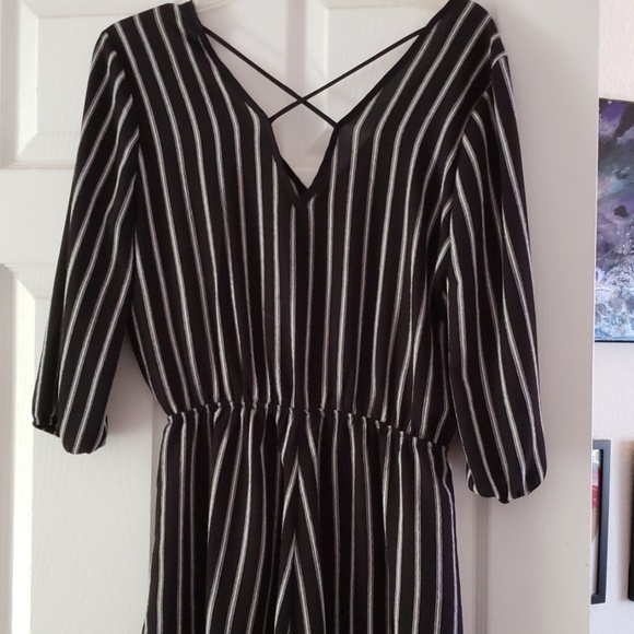 Romper - Picture 3 of 4